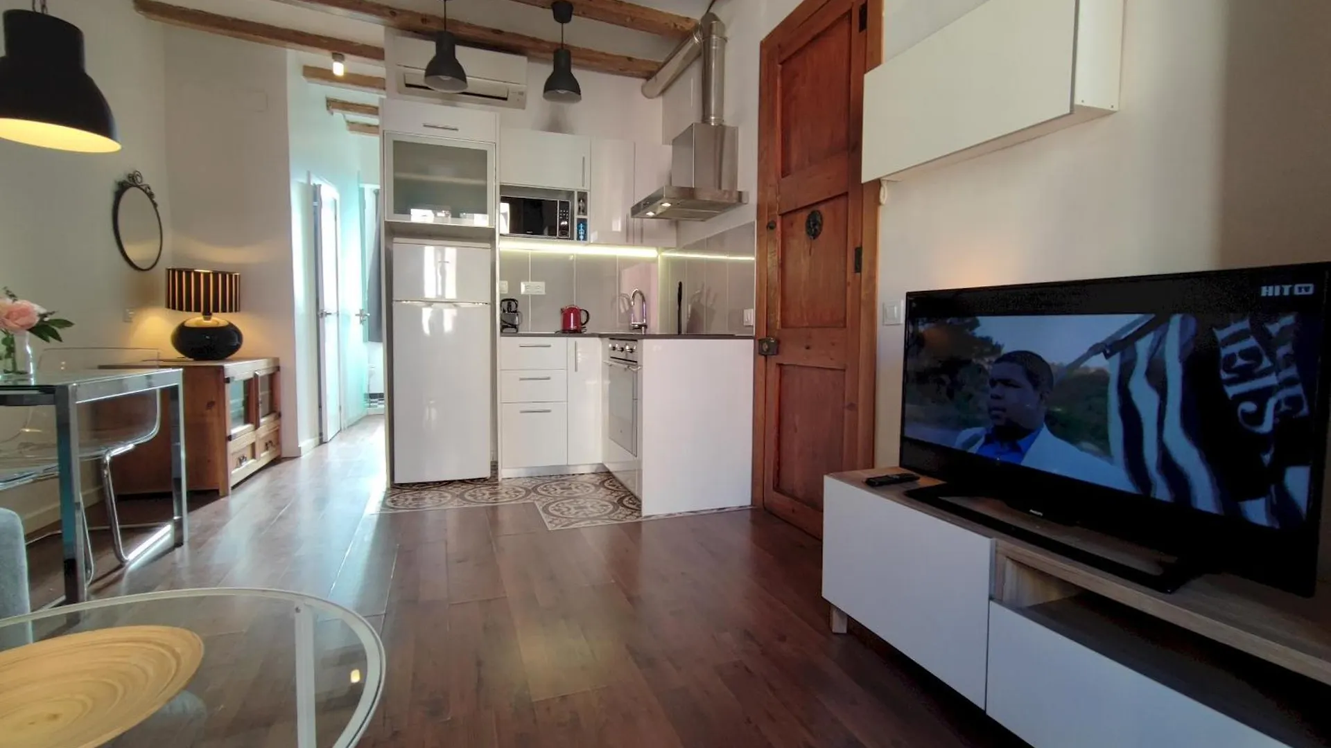 Catalan Comfort Near Sagrada Familia Barcelona Apartment